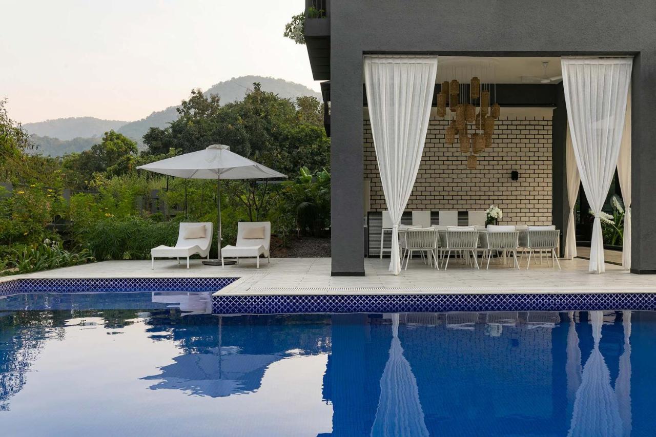 Stayvista At The Charcoal Villa Luxury Collection Alībāg Exterior photo