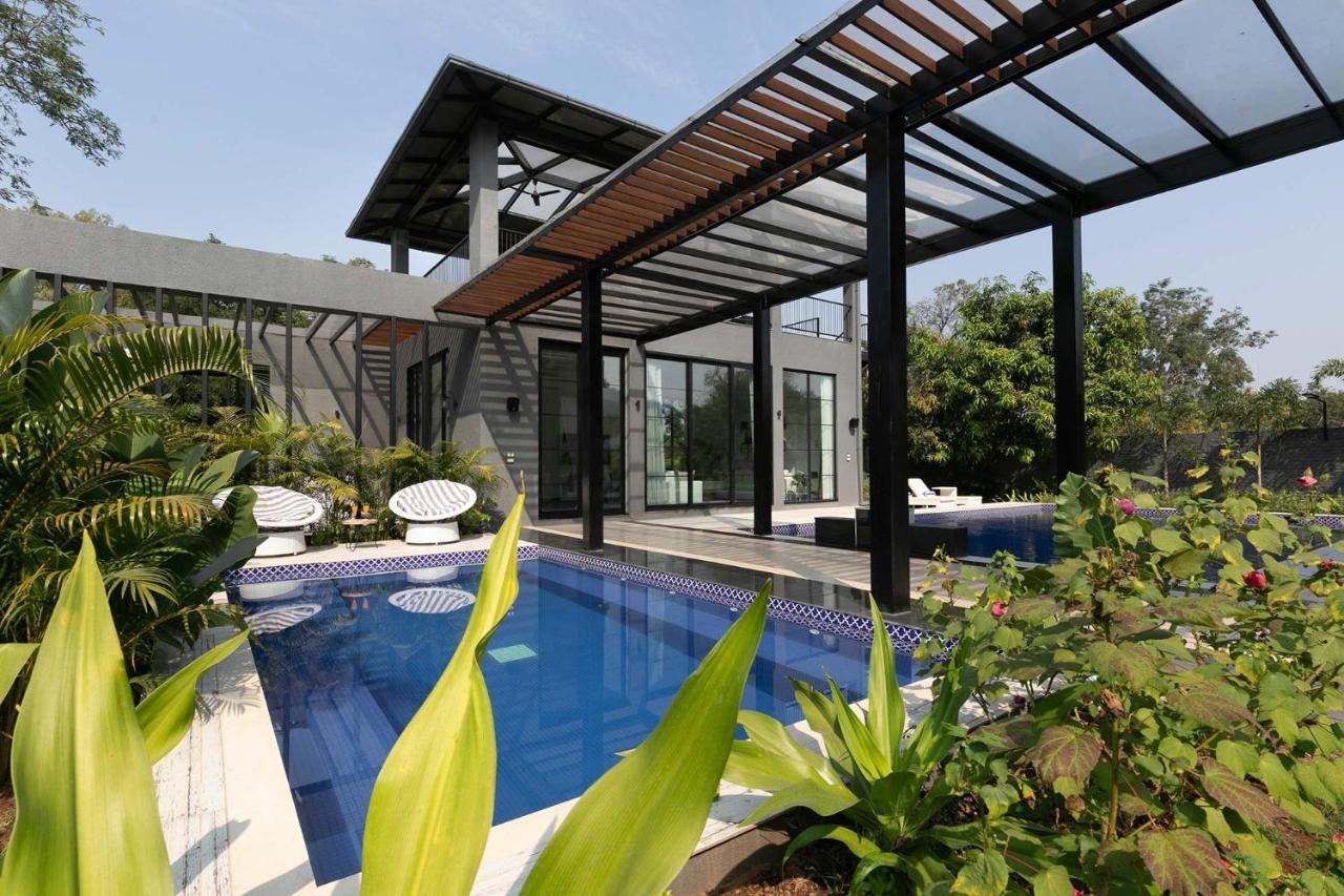 Stayvista At The Charcoal Villa Luxury Collection Alībāg Exterior photo